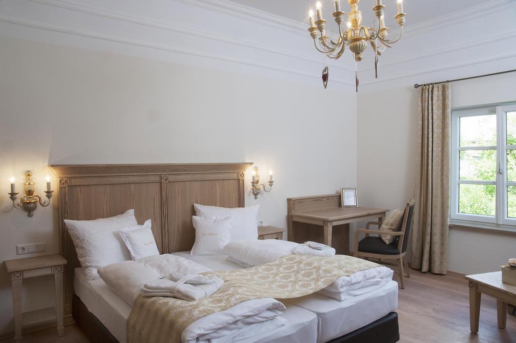 Hotel Zum Schloessle Finningen Стая снимка
